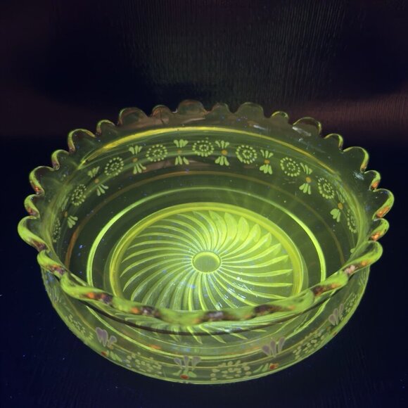 Antique Enameled Paint Large Glass Bowl Dish Gold Painted Edge Manganese 365nm - Picture 2 of 16